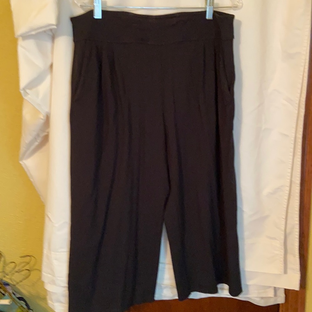 Dress black cropped pants, pockets